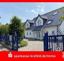 Freistehendes Anwesen mit 2 Garagen - Kempen