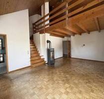 Schicke Maisonette-Wohnung in Toplage von Öhringen-Süd mit großer Terrasse, Kaminofen und Galerie