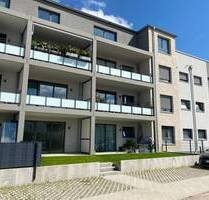 Neubau mit Fernwärme: 3,5 Zi.- mit Terrasse Balkon - Aufzug-Gäste-WC-Tiefgarage - Henstedt-Ulzburg