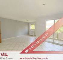 Trier-Heiligkreuz: Stadtnahe 3 ZKB- Wohnung mit Balkon, Einbauküche & Tiefgaragenplatz - einfach einziehen & wohlfühlen!