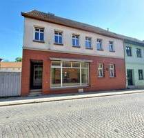 solides Wohn- und Geschäftshaus in zentraler Lage von Stavenhagen