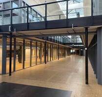 Großräumige Galerie und Büroanteil - Flexible Hallenfläche in Bahrenfeld - Hamburg