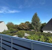 **RUHIGE NEBENSTRASSE**BEZUG NACH RENOVIERUNG**Gemütliche 3 Zimmer-Dachgeschoss-Whg. mit Balkon** - Achim