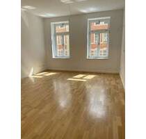 ATTRAKTIVE WOHNUNG mit PARKETT, FUßBODENHEIZUNG, BALKON, GÄSTE WC SOWIE MODERNEM BAD!!! - Chemnitz Sonnenberg