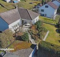 Großzügiges Einfamilienhaus in Sonnenlage, zentral in Altenbauna, sucht neue Eigentümer - Baunatal / Altenbauna