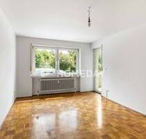 Helle 2-Zimmer-Wohnung mit Loggia, Mosaikparkett & Stellplatz - ca. 53 m² im Hochparterre - Fürstenfeldbruck