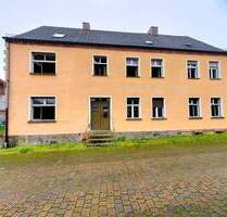 modernisierungsbedürftiges Zweifamilienhaus mit guter Verkehrsanbindung zwischen Potsdam und Leipzig - Lutherstadt Wittenberg Straach
