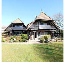luxuriöses Fachwerk-Mehrgenerationenhaus oder Doppelhaus in Rösrath mit Traumgrundstück im Landhausstil