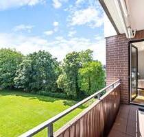 Solide Eigentumswohnung mit Balkon, Fahrstuhl und Einzelgarage an der Wandse - Hamburg Rahlstedt