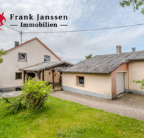 Freistehendes Einfamilienhaus in Reuth - Überdachte Terrasse, Garten & Balkon mit Naturblick