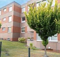 RESERVIERT - Verwandlungskünstler gesucht: Renovierungsprojekt mit Balkon und Garage - Stade / Campe