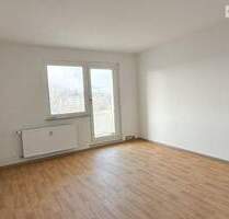 Traumhafte Aussicht, Balkon: 4-Raum-Eigentumswohnung in Annaberg zur Eigennutzung oder Vermietung! - Annaberg-Buchholz