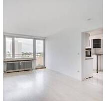 AIGNER- Sanierte 2,5-Zimmer-Wohnung mit Balkon in Moosach - München