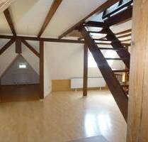 Individuelle 4 12-Zimmer-Dachgeschosswohnung über 2 Etagen mit Balkon in zentraler Wohnlage von Rudolstadt