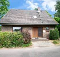 Charmantes Einfamilienhaus mit zusätzlichem Bauplatz in Sackgassenlage in Nordhastedt