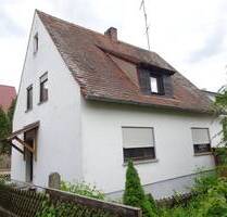 Renovierungbedürftiges Einfamilienhaus mit NebengebäudeGarage in Herzogenaurach OT Niederndorf