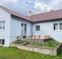 Frommern: Einfamilienhaus mit Garten und zwei Garagen - Balingen