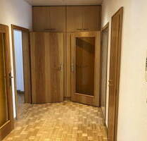 Neuwertige Wohnung mit 4 Zimmern, Vollbad, EBK, Echtholzpakett und Traumterrasse in Freiberg