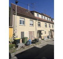 *Traumhaus für Heimwerker - Reihenendhaus mit Garten* - Höpfigheim