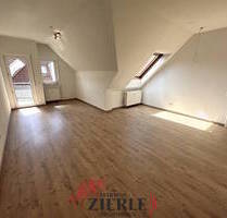Gelegenheit, ab 01.10 frei! Schöne helle DG-Wohnung mit Balkon, Einbauküche und TG-Stellplatz! - Uhingen
