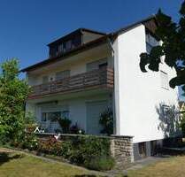 Wohnen mit Potenzial! Zweifamilienhaus in Petersaurach!