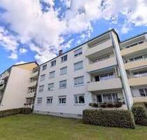 Helle & gepflegte 2-Zimmer-Wohnung mit eigenem Garten, Terrasse & großem Südwestbalkon, ca. 77,8 qm im Erdgeschoss - Creußen