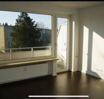 Zentrale 2-Zimmer-Wohnung mit Balkon und Einbauküche in Rellingen