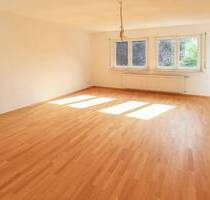 Kernsanierte 4-Zimmer-Wohnung mit zwei Balkonen & Stauraum - Stuttgart Bergheim