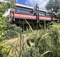 Bemerkenswertes Wohnhaus mit Garage auf idyllischem Grundstück - Grettstadt