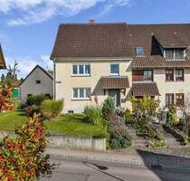 Viel Platz für Ihre Träume! Schöne Doppelhaushälfte in Singen-Friedingen - Singen / Friedingen