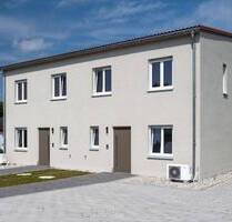 Neubau-Doppelhaushälfte - 1.350,00 EUR Kaltmiete, ca.  135,00 m² Wohnfläche in Aufhausen (PLZ: 93089) Petzkofen