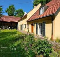 Schönes Grundstück mit Altbestand- Bauernhof - München