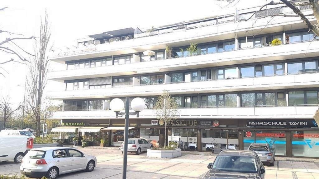 Gepflegte 1-Zimmer-Wohnung mit Balkon in guter Lage Nähe Arabellapark, am Cosimabad - München Bogenhausen