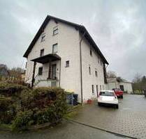 Zwangsversteigerung - Wohnhaus mit drei Wohneinheiten und Nebengebäude - Küps Oberlangenstadt