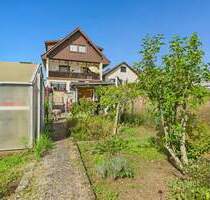 ***3-Familienhaus -teilvermietet- mit großem Grundstück und Entwicklungspotenzial in Brühl***