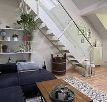 **Exklusive 2,5-Zimmer-Dachgeschoßwohnung im ruhigen Villenviertel Bogenhausens *** - München