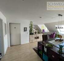Dachgeschosswohnung in Potsdam West, 2 Zimmer, Küche, Bad, Kellerraum und PKW-Stellplatz