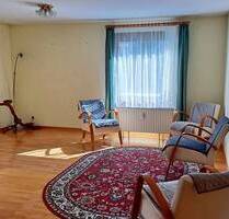 Grosszügige 2,5-Zimmer-Wohnung mit Gemeinschaftsgarten und Tiefgaragenstellplatz - Böblingen Diezenhalde / Grund