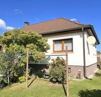 Charmanter Bungalow mit Ausbaupotenzial und wunderschönem Garten in Bobbau