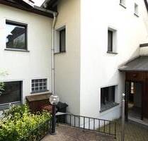 Charmantes Einfamilienhaus in Schleiden - Wohnen, wo andere Urlaub machen