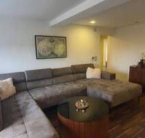 Ruhige, gepflegte 3-Zimmer-Wohnung im 1. OG rechts zu verkaufen! in ZirndorfWeiherhof