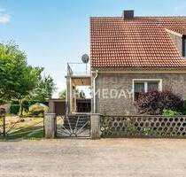 Familienfreundliche Doppelhaushälfte mit 5 Zimmern, Keller und schönem Garten - Burg OT Niegripp