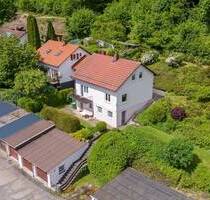 PROVISIONSFREI - Wohnen am Waldrand! Einfamilienhaus mit 2 Garagen & großem Garten - Tuttlingen