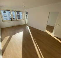 Helle 2-Zimmer-Wohnung mit Loggia, neuer Küche und modernem Bad - Bremen Sodenmatt