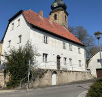 Sanierungsbedürftiges Zweifamilienhaus mit Potenzial in Maroldsweisach