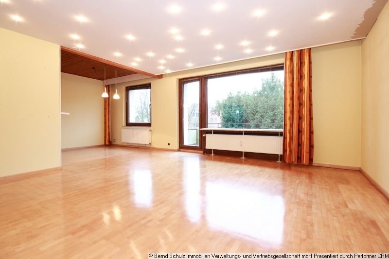 Energetisch sanierte 3-Zimmer-Wohnung mit Hobbyraum und Gartenanteil (ca. 130m²) - Schenefeld