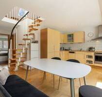 Dachgeschosswohnung in Stellingen mit Loggia im Maisonette-Stil - Hamburg