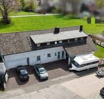 Viel Platz für die ganze Familie - Einfamilienhaus mit mehreren Stellplätzen in Simmerath-Kesternich - Simmerath / Kesternich