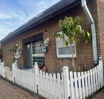 Freistehendes Zweifamilienhaus mit Wintergarten, Sauna, Garage und Balkon in guter Wohnlage. - Datteln