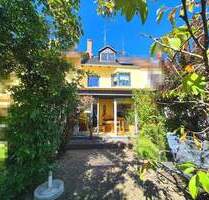 Reserviert - Sonnendurchflutetes, gepflegtes Reihenhaus mit Wintergarten, Solar, moderne EBK uvm. - Nürnberg Katzwang